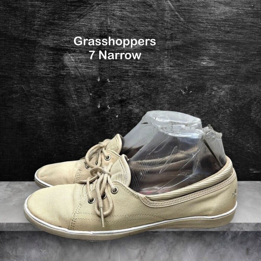 Grasshoppers Tan White Pinstripe Canvas 3Eye Lace Up Sneaker Womens Size 7Narrow